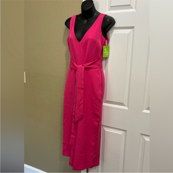 Sam Edelman Tie Waist Jumpsuit size 4
Elegant Pink Sleeveless Jumpsuit - Picture 8 of 8